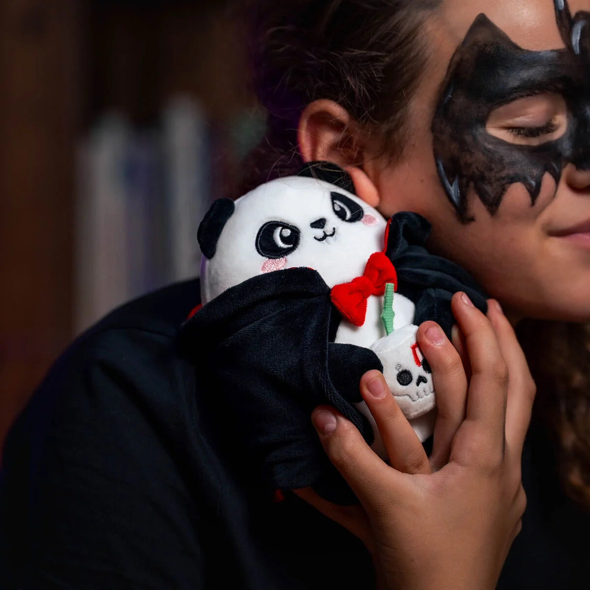 Peluche Panda Vampiro Halloween 🐼🧛♂️ Legami