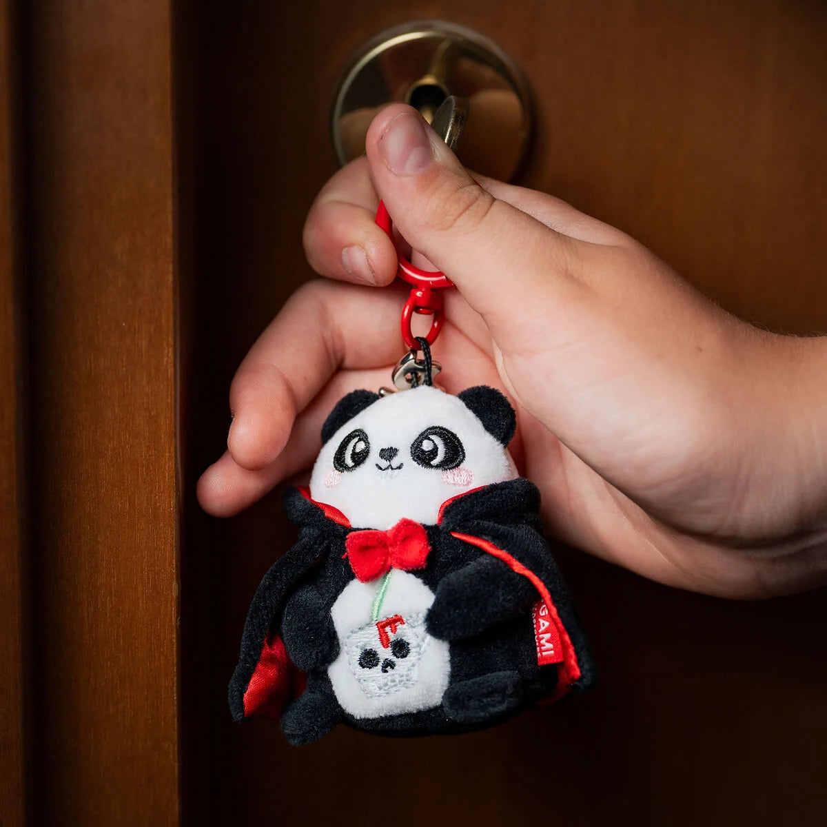 Llavero de Peluche Panda Vampiro 🐼🦇 Legami