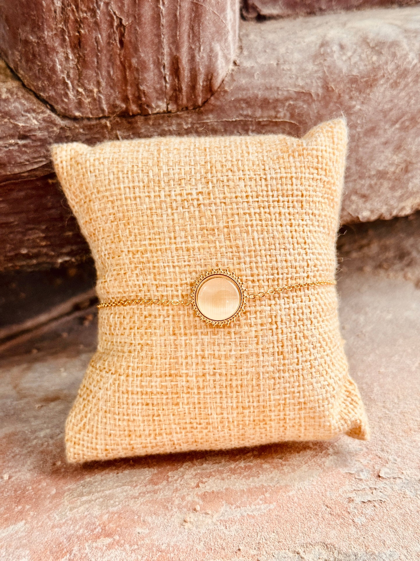 Pulsera Sol blanca – Acero inoxidable dorado Les Trouvailles de Tolède