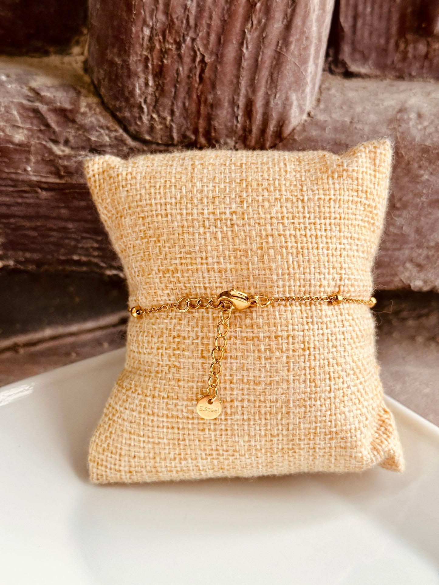Pulsera Pétalo efecto nácar – Acero inoxidable dorado Les Trouvailles de Tolède