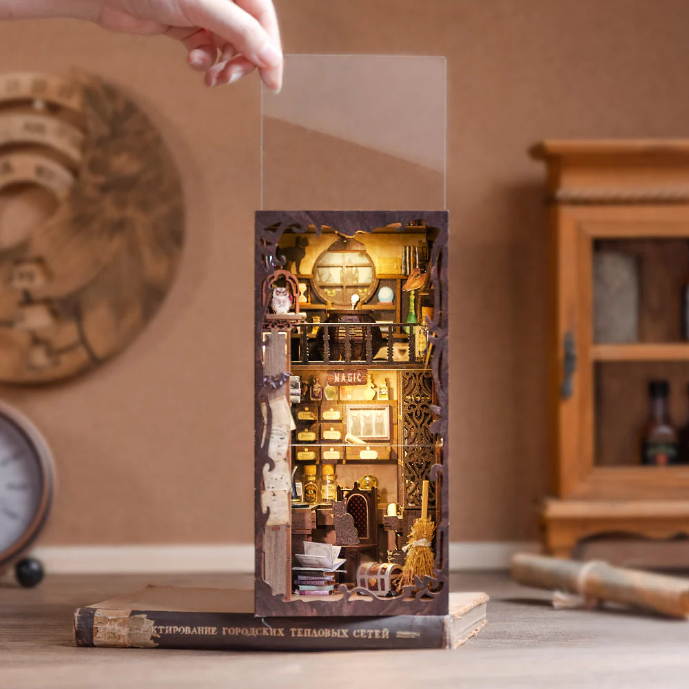 Kit DIY Miniatura – “Magic Apothecary” Les Trouvailles de Tolède