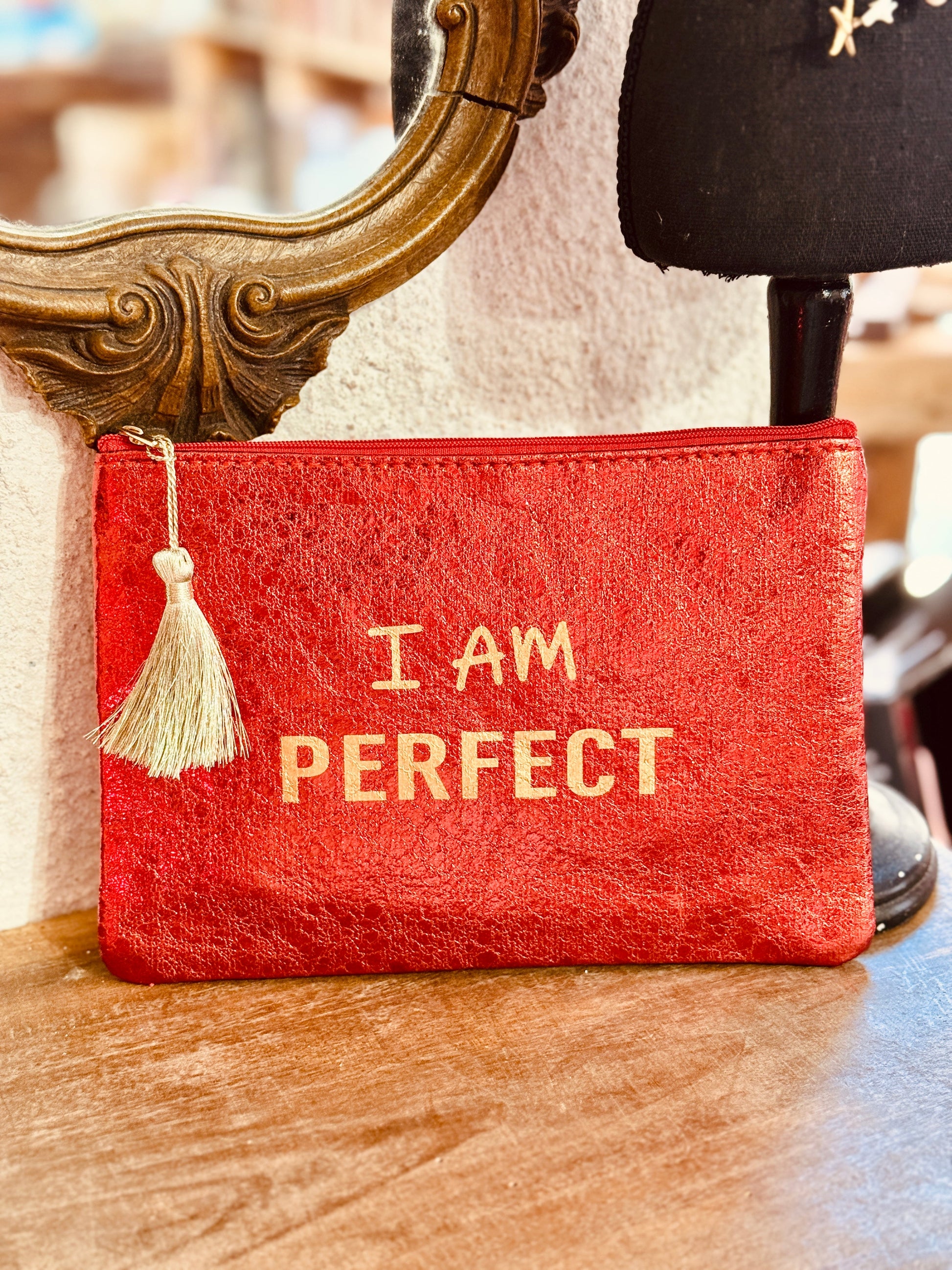 Neceser I AM PERFECT metalizado rojo – 15x21 cm Les Trouvailles de Tolède