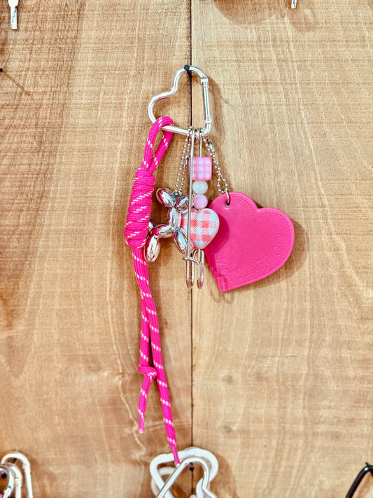 Colgante de bolso rosa con perrito globo plateado Les Trouvailles de Tolède
