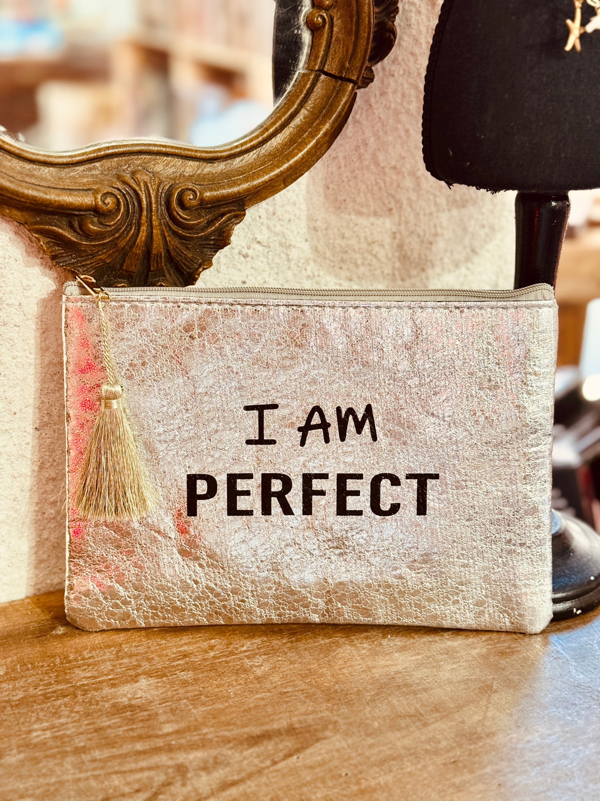 Neceser I AM PERFECT metalizado plata – 15x21 cm Les Trouvailles de Tolède