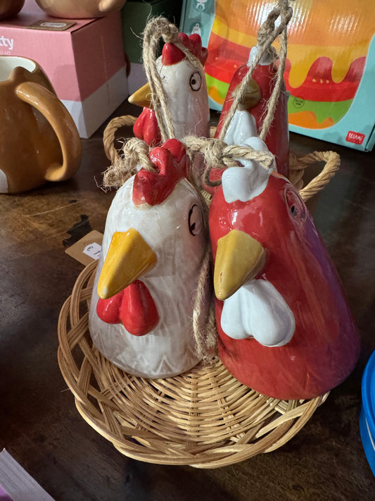 Campanilla decorativa de cerámica en forma de gallina Les Trouvailles de Tolède