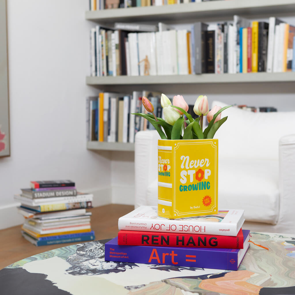 Florero Libro Cerámica Amarillo “Never Stop Growing” Les Trouvailles de Tolède