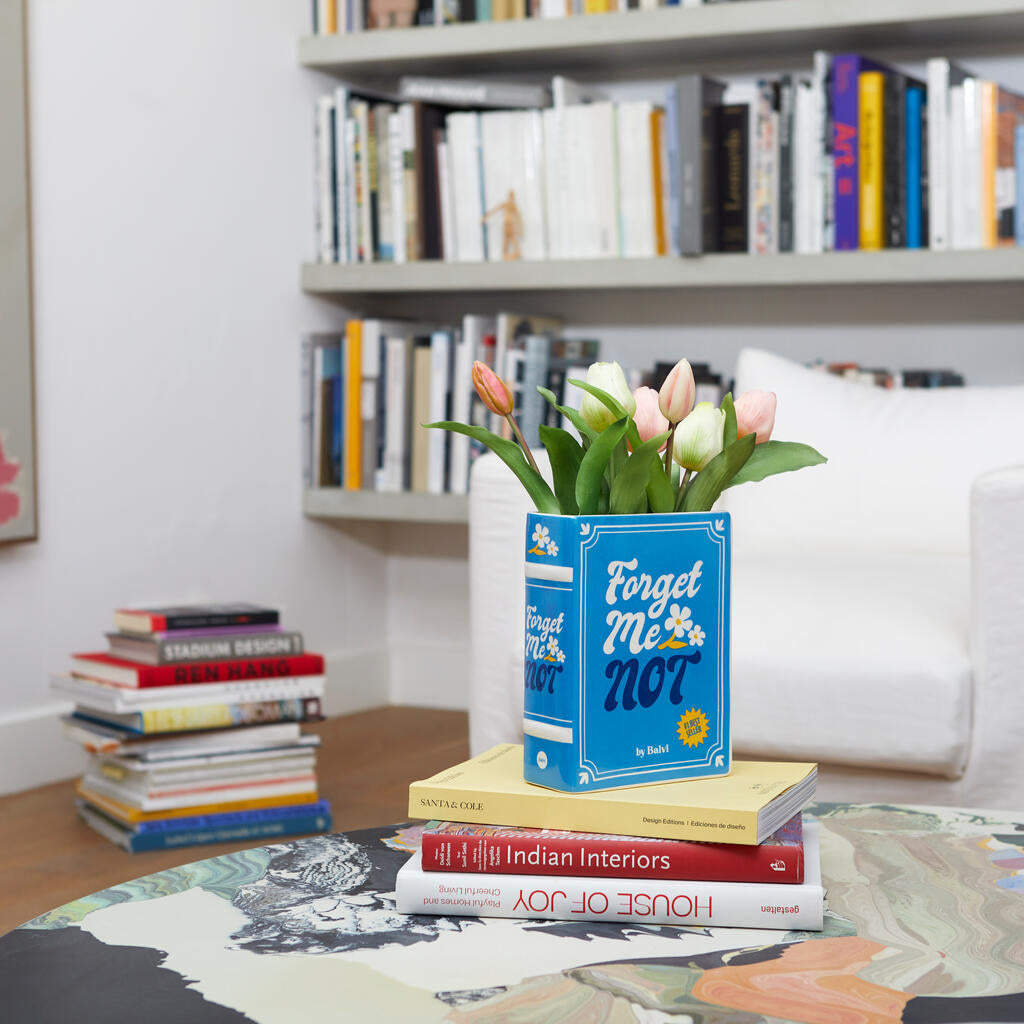 Florero Libro Cerámica Azul “Forget Me Not” Les Trouvailles de Tolède