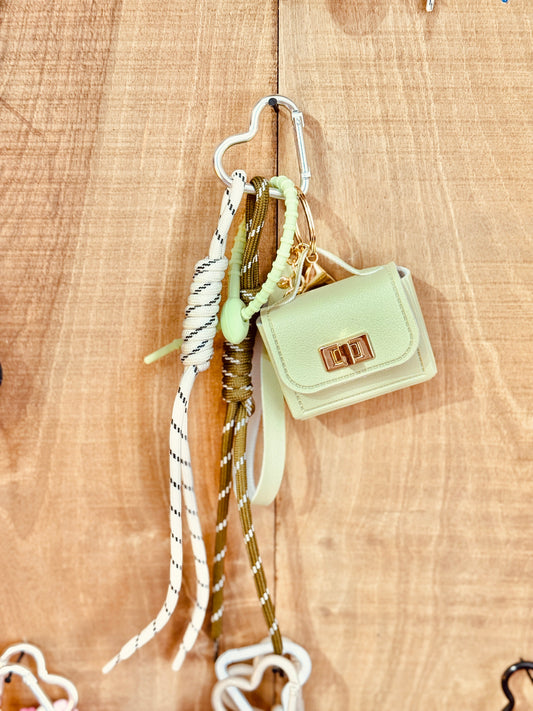Colgante de bolso mini-bolso verde pastel Les Trouvailles de Tolède