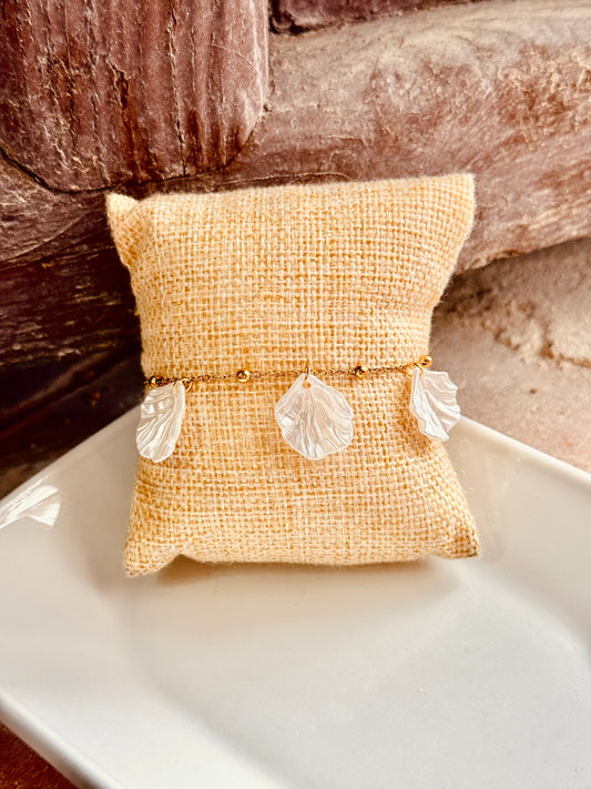 Pulsera Pétalo efecto nácar – Acero inoxidable dorado Les Trouvailles de Tolède