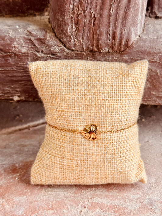 Pulsera Corazón martillado dorado – Acero inoxidable Les Trouvailles de Tolède