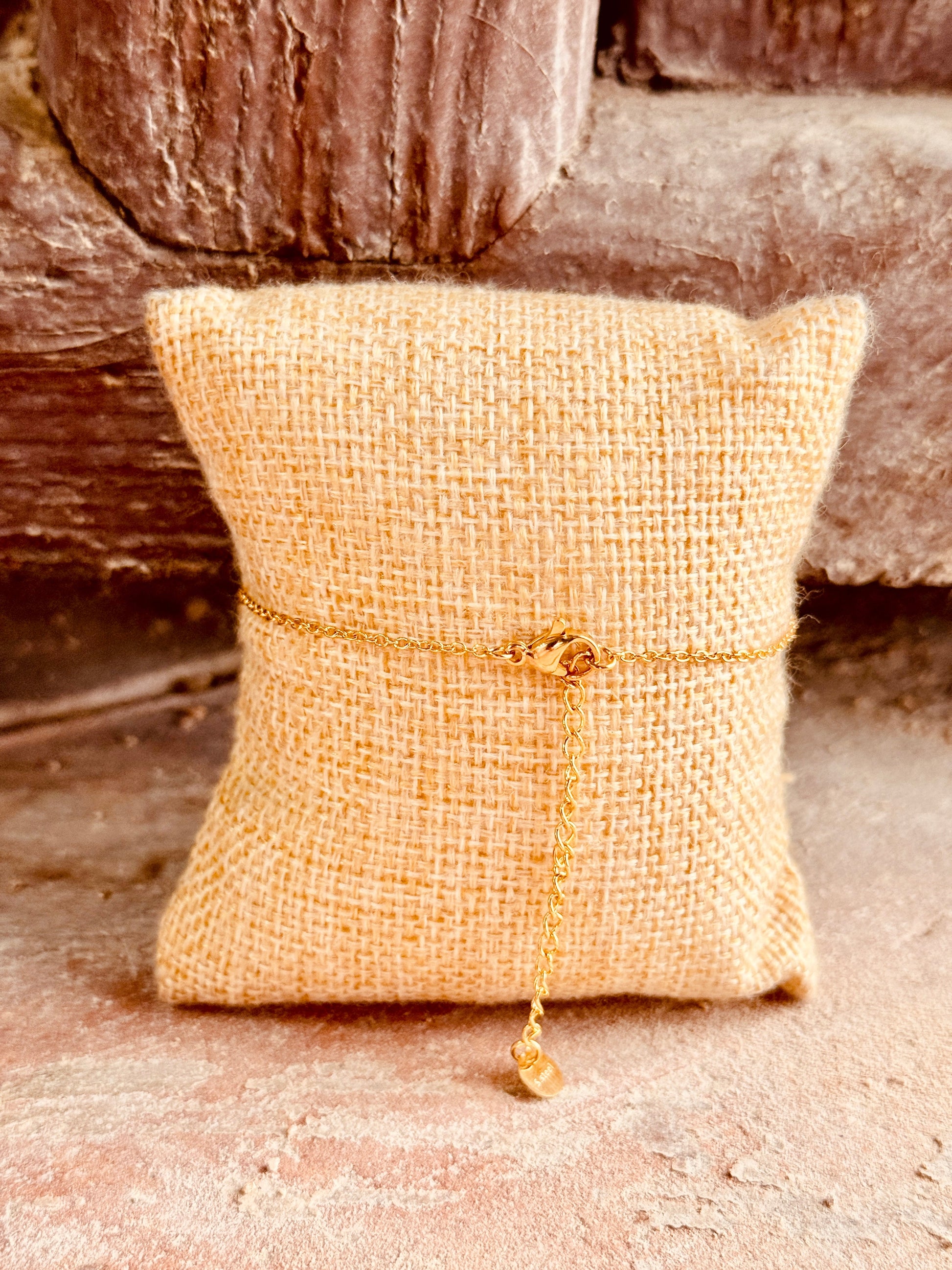 Pulsera Sol blanca – Acero inoxidable dorado Les Trouvailles de Tolède