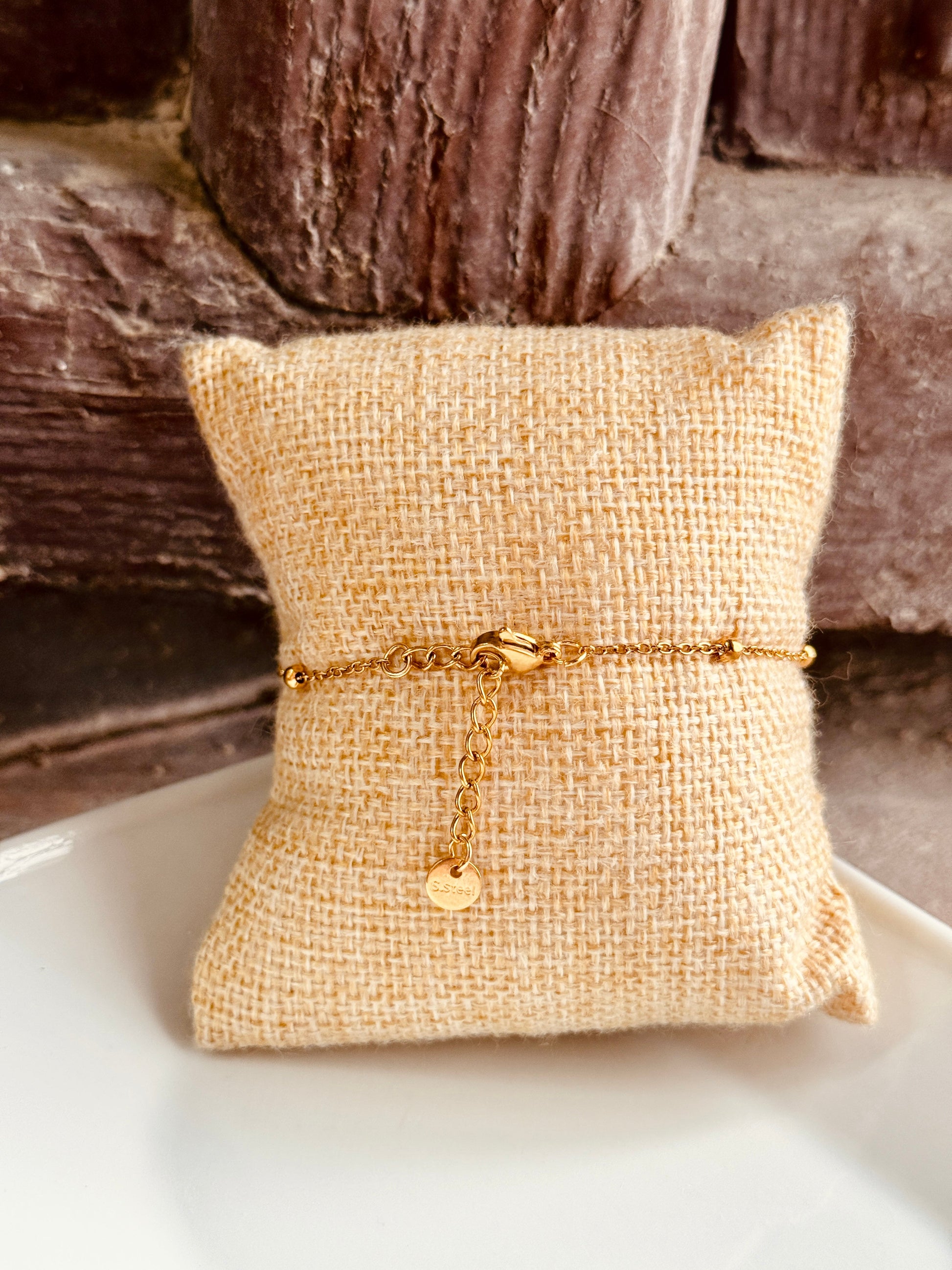 Pulsera Pétalo efecto nácar – Acero inoxidable dorado Les Trouvailles de Tolède